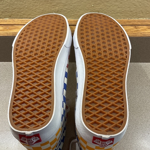 Vans - Picture 5 of 6